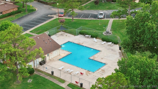 11030 E 11th Pl Unit 4A, Tulsa, OK 74128 - drone / aerial view of a pool