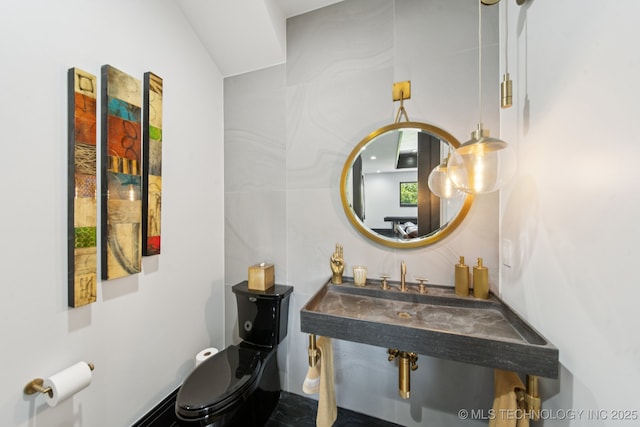 1226 W 109th Pl S, Jenks, OK 74037 - half bath with toilet