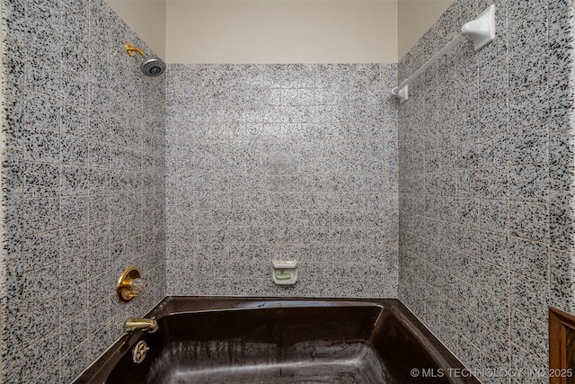 710 N Brethren Rd, Cushing, OK 74023 - full bathroom with tub / shower combination