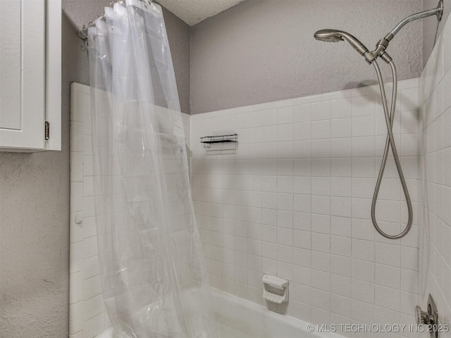 117 W Timberlane St, Broken Arrow, OK 74011 - full bath with shower / bath combo and a textured wall