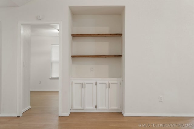 6905 S Redbud Ave, Broken Arrow, OK 74011 - view of closet