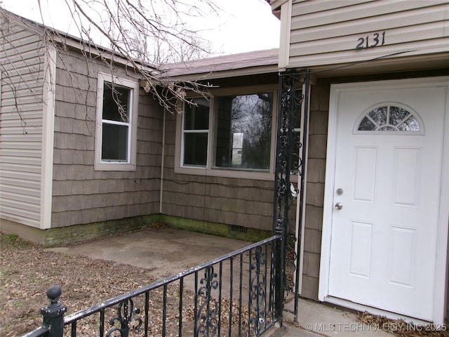 2131 Topeka St, Muskogee, OK 74403 - entrance to property with a patio area