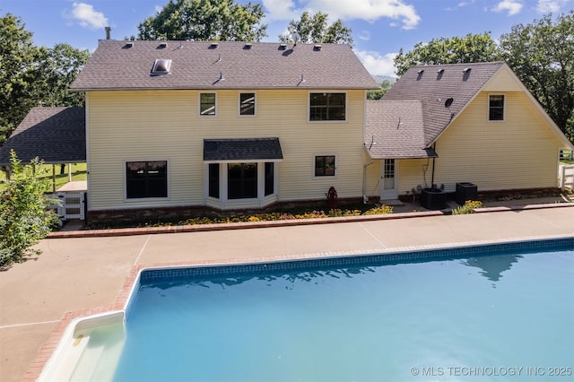 19585 Cottrell Dr, Claremore, OK 74019 - swimming pool with a patio