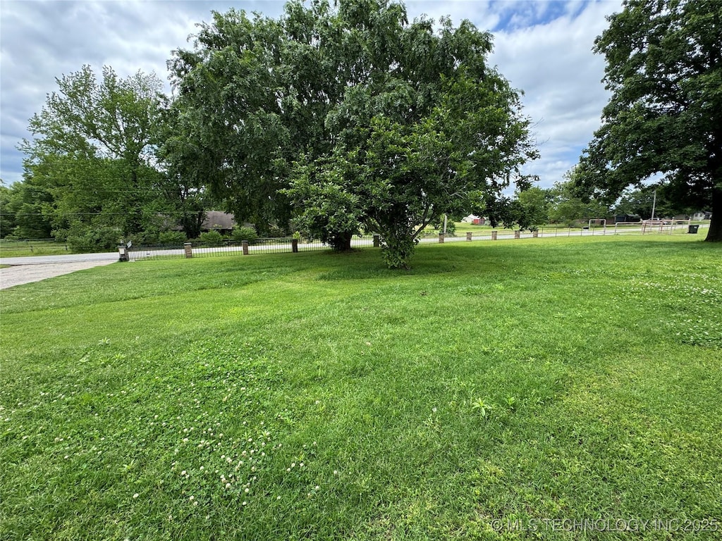 15873 S Birch St, Sapulpa, OK 74066 - view of yard