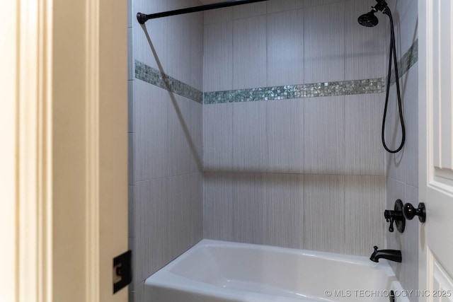 9314 N 96th E Ave, Owasso, OK 74055 - full bath with shower / washtub combination