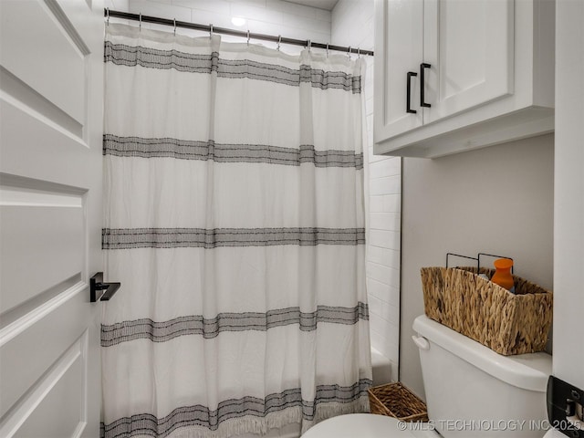 13642 S 21st Pl E, Bixby, OK 74008 - full bathroom featuring toilet and shower / bath combo