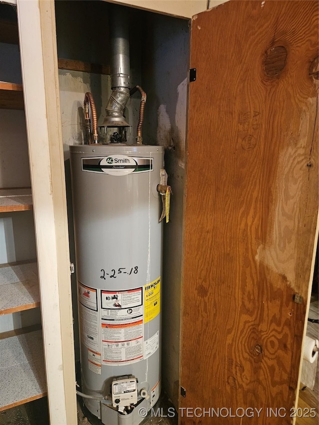 307 N Hartman Ave, Cushing, OK 74023 - utilities featuring gas water heater