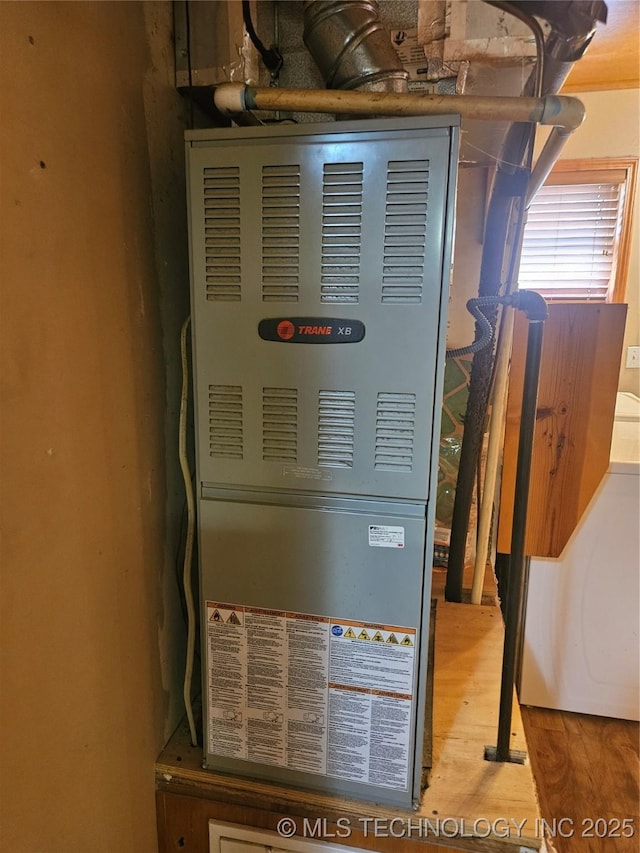 307 N Hartman Ave, Cushing, OK 74023 - utilities featuring heating unit