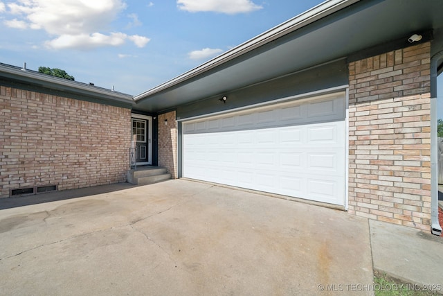 208 N Davis Ave W, Claremore, OK 74017 - garage with driveway