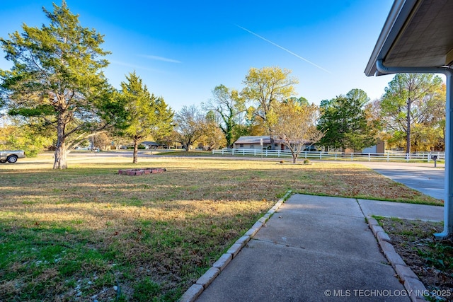 2520 Arlington Blvd, Ada, OK 74820 - view of yard