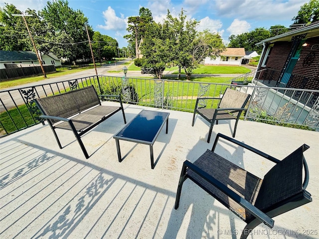 401 High St, Eufaula, OK 74432 - view of patio featuring an outdoor hangout area