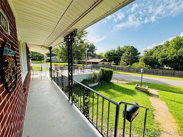 401 High St, Eufaula, OK 74432 - porch with a lawn