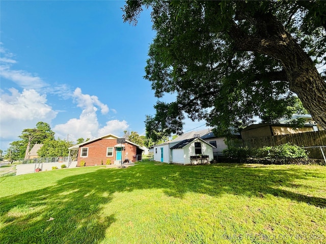 401 High St, Eufaula, OK 74432 - view of yard with a shed