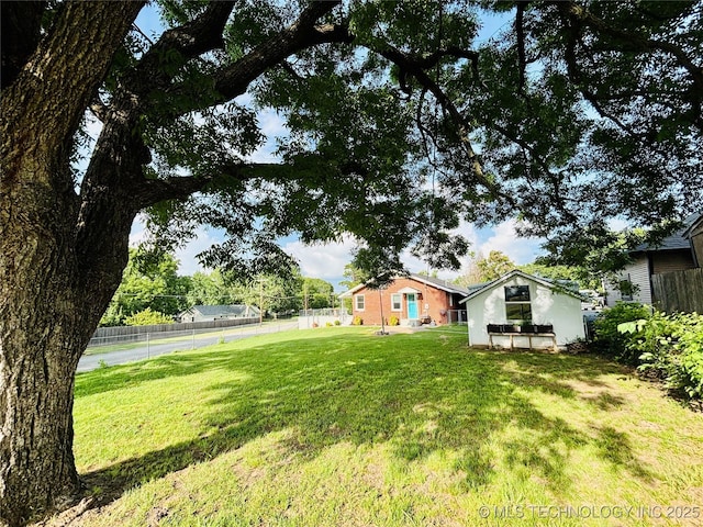 401 High St, Eufaula, OK 74432 - view of yard