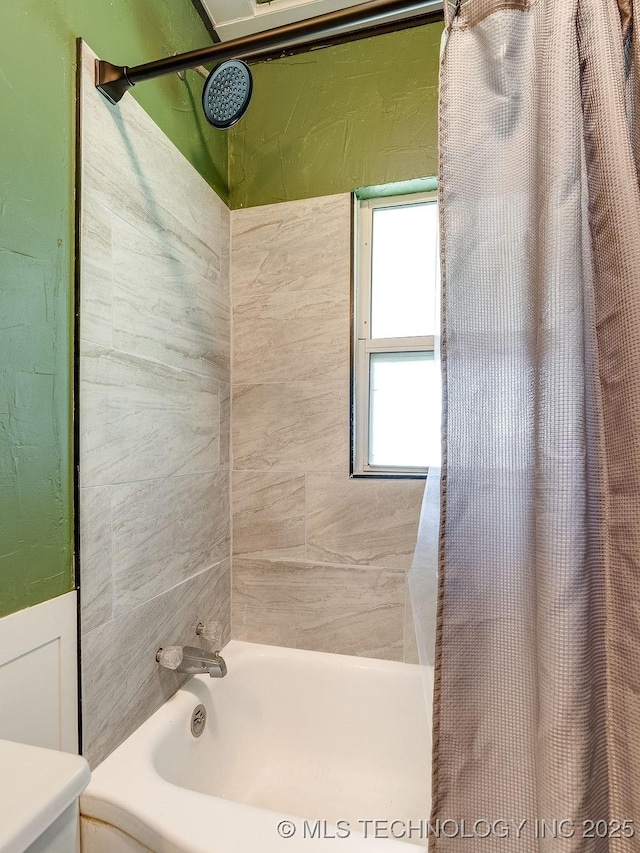 10696 N County Road 3410, Stratford, OK 74872 - full bath featuring shower / bath combination with curtain