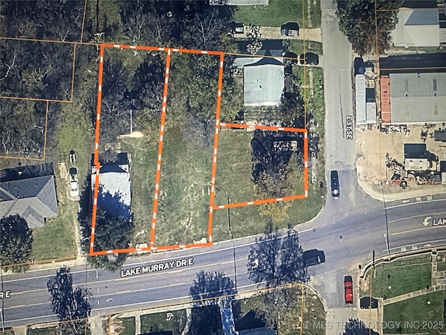 513 Lake Murray E, Ardmore, OK 73401 - map of property location with property boundaries highlighted