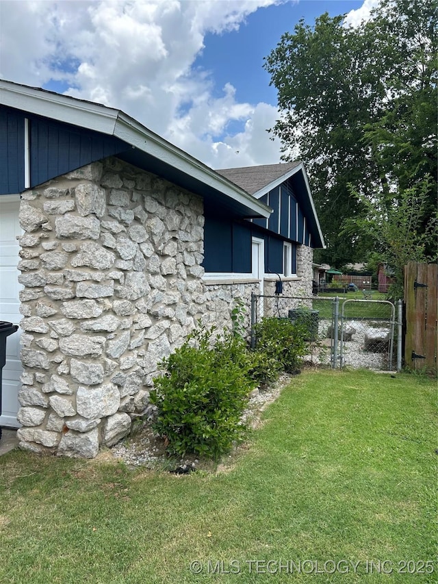 12976 E 32nd St, Tulsa, OK 74134 - view of side of property with stone siding