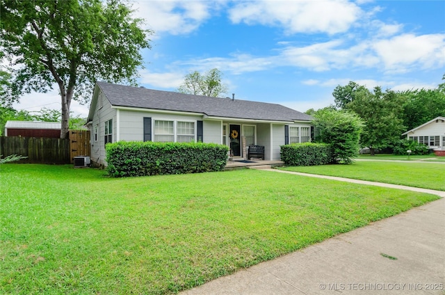 925 W Cedar St N, Durant, OK 74701 - view of front of home with roof with shingles