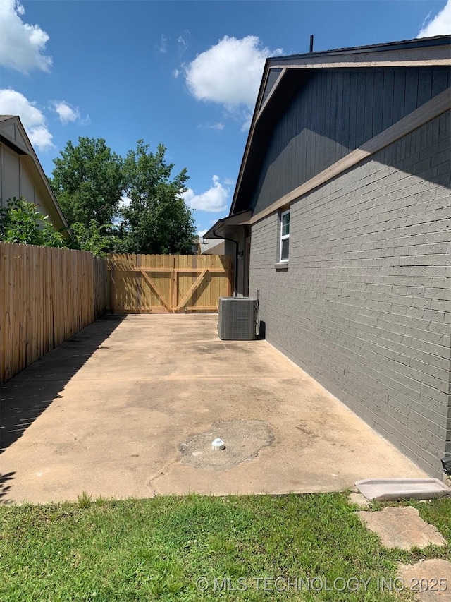 11810 E 83rd St, Owasso, OK 74055 - view of patio / terrace