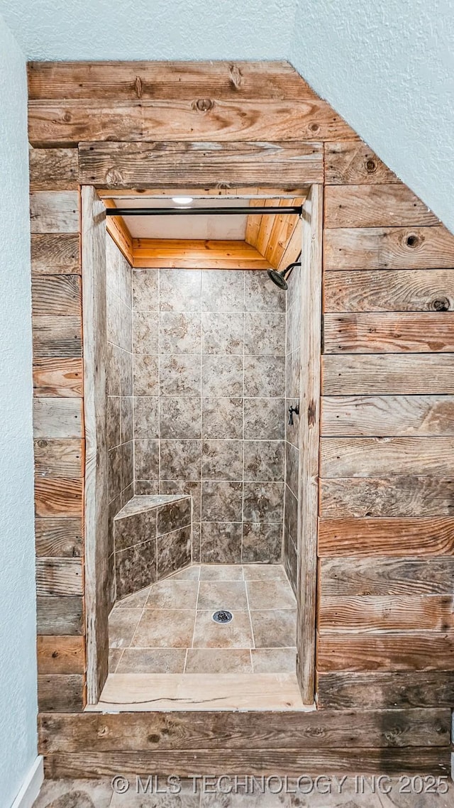 5068 E 188th St S, Warner, OK 74469 - bathroom with a tile shower