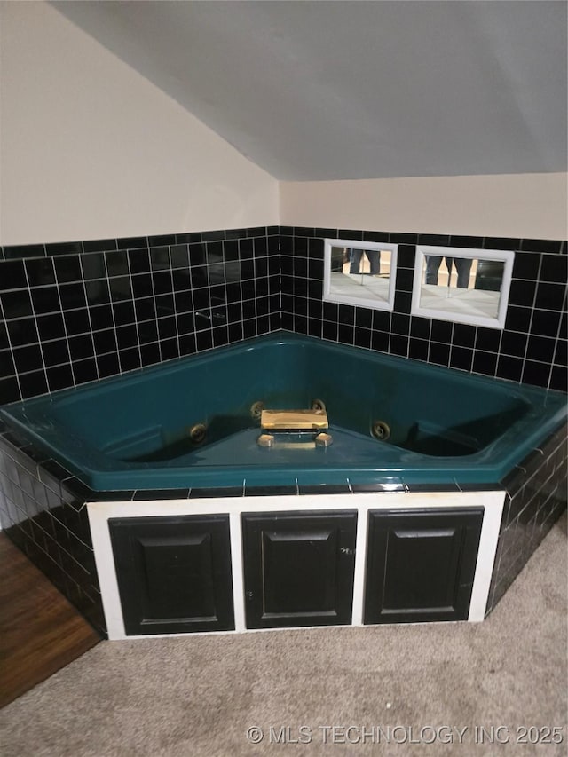 617 N 11th St, Pawnee, OK 74058 - detailed view of a tub with jets