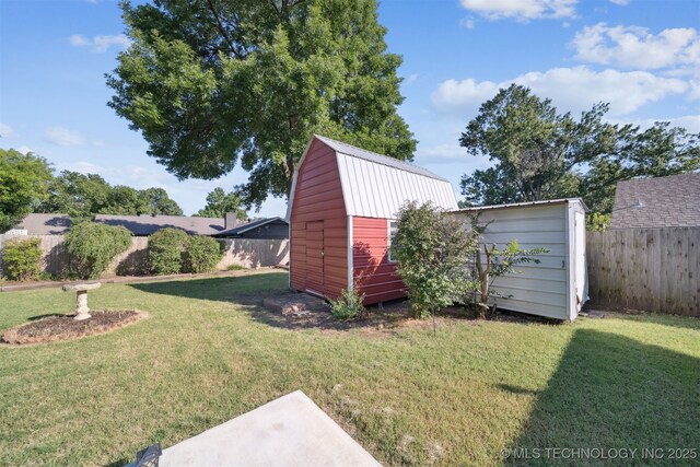 7058 E 52nd Pl, Tulsa, OK 74145 - view of yard with an outbuilding