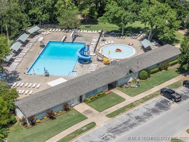 7058 E 52nd Pl, Tulsa, OK 74145 - bird's eye view of a pool area