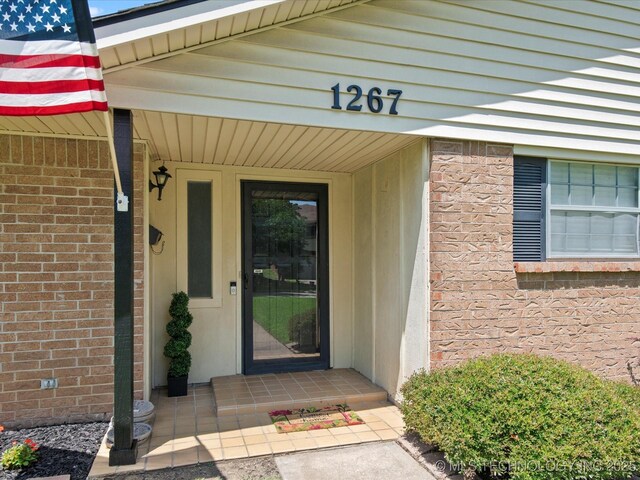 1267 Guinn Ln, Bartlesville, OK 74006 - property entrance