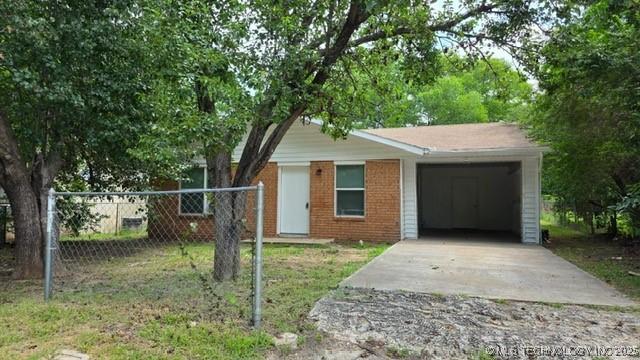 1118 Heath SE, Ardmore, OK 73401 - photo 1