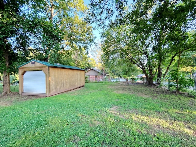 301 S Division St, Sapulpa, OK 74066 - view of yard with an outdoor structure