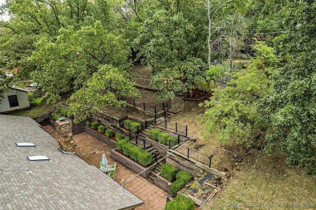 4350 E 74th Pl, Tulsa, OK 74136 - view of yard featuring a garden