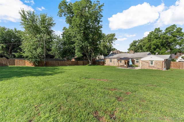 1640 E 41st St, Tulsa, OK 74105 - fenced backyard featuring a patio