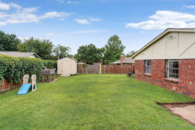 1508 Melissa Cir, Sapulpa, OK 74066 - fenced backyard featuring a shed