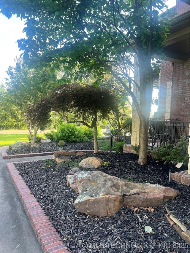 910 Summit Rdg, Mcalester, OK 74501 - view of yard