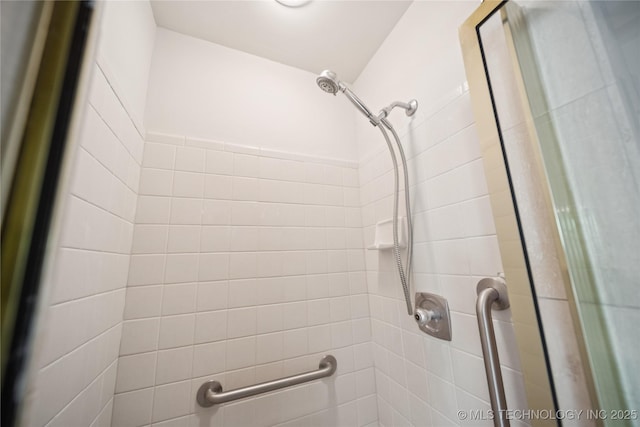 8912 S 70th E Ave, Tulsa, OK 74133 - full bathroom featuring a stall shower