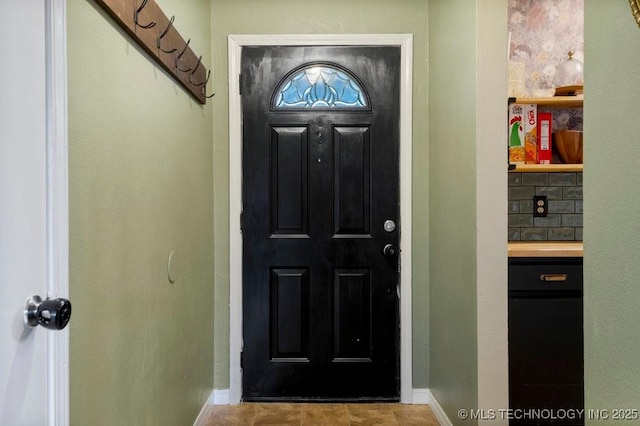 22 Mary St, Kiefer, OK 74041 - foyer featuring baseboards