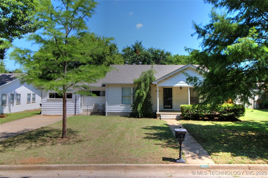 1810 W Cedar St, Durant, OK 74701 - photo 1