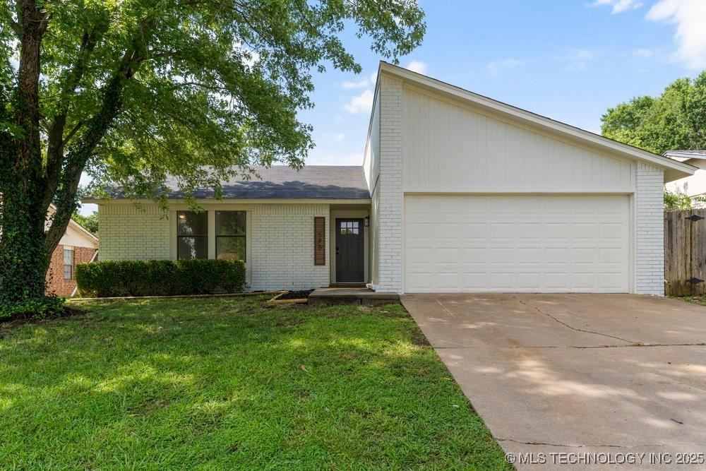 596 W 149th Pl, Glenpool, OK 74033 - photo 1