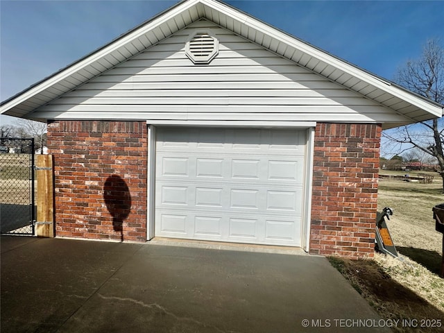 215 Belt St, Eufaula, OK 74432 - garage featuring driveway