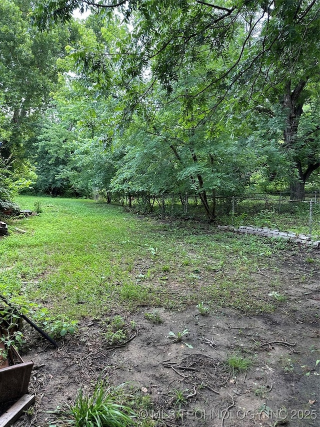 4950 E 41st St N, Tulsa, OK 74115 - view of yard