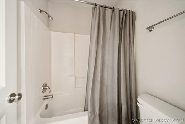 8404 E 98th Pl, Tulsa, OK 74133 - bathroom with shower / bathtub combination with curtain and toilet
