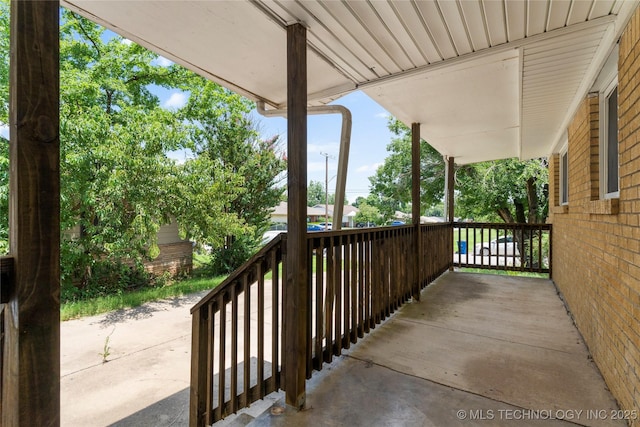 2904 S Hudson Pl, Tulsa, OK 74114 - view of covered porch