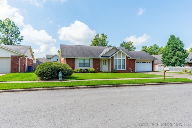 204 Magnolia Ave, Pryor, OK 74361 - photo 2