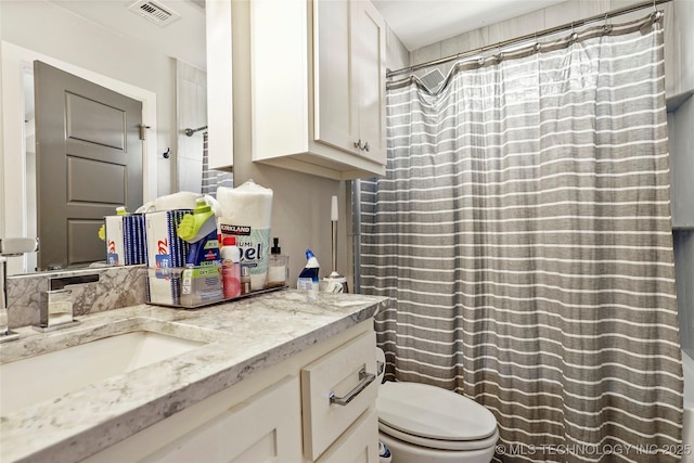 4603 E 118th Pl, Tulsa, OK 74137 - bathroom with vanity and a shower with curtain
