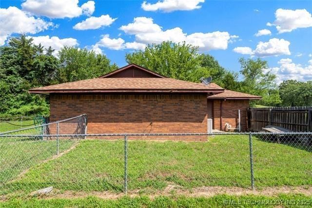 2608 Hickory Bluff Rd, Sapulpa, OK 74066 - view of home's exterior with brick siding