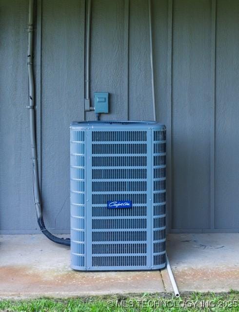 16547 County Road 1600, Ada, OK 74820 - exterior view of a cooling unit
