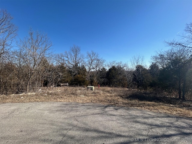 6050 E Chestnut Dr, Claremore, OK 74019