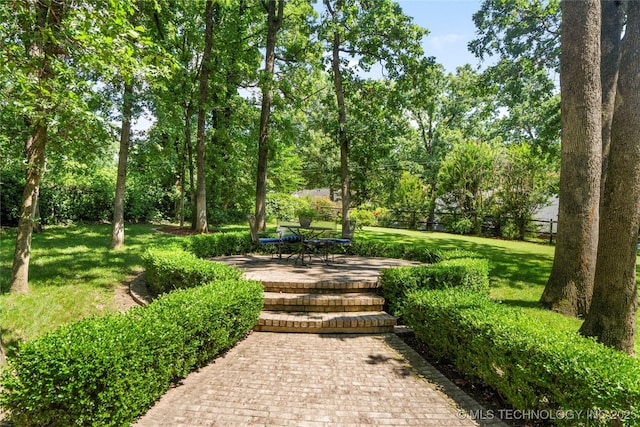 6530 E 106th St, Tulsa, OK 74133 - view of home's community with a patio area