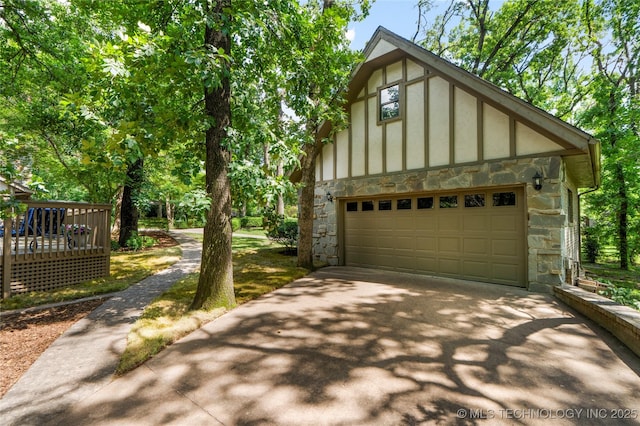 6530 E 106th St, Tulsa, OK 74133 - garage with driveway
