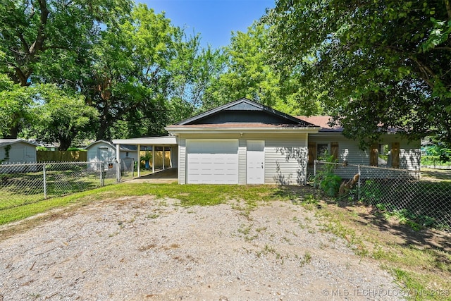 202 W Burnham Ave, Sapulpa, OK 74066 - garage with driveway